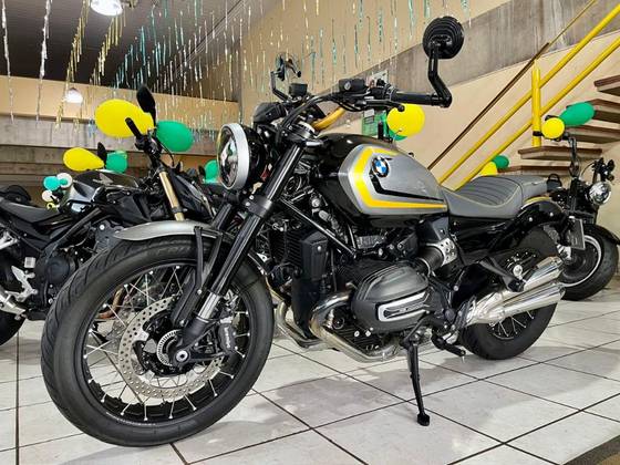 BMW R 12 CRUISER 